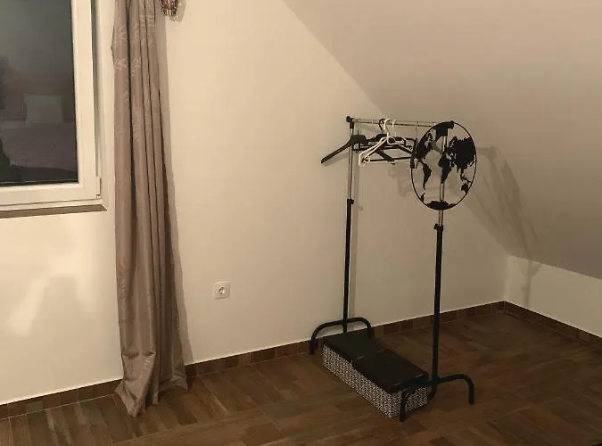 Casa de hóspedes Ari 3*