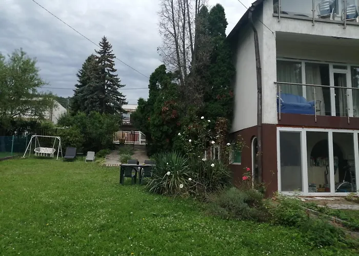 Casa de hóspedes Ari 3*